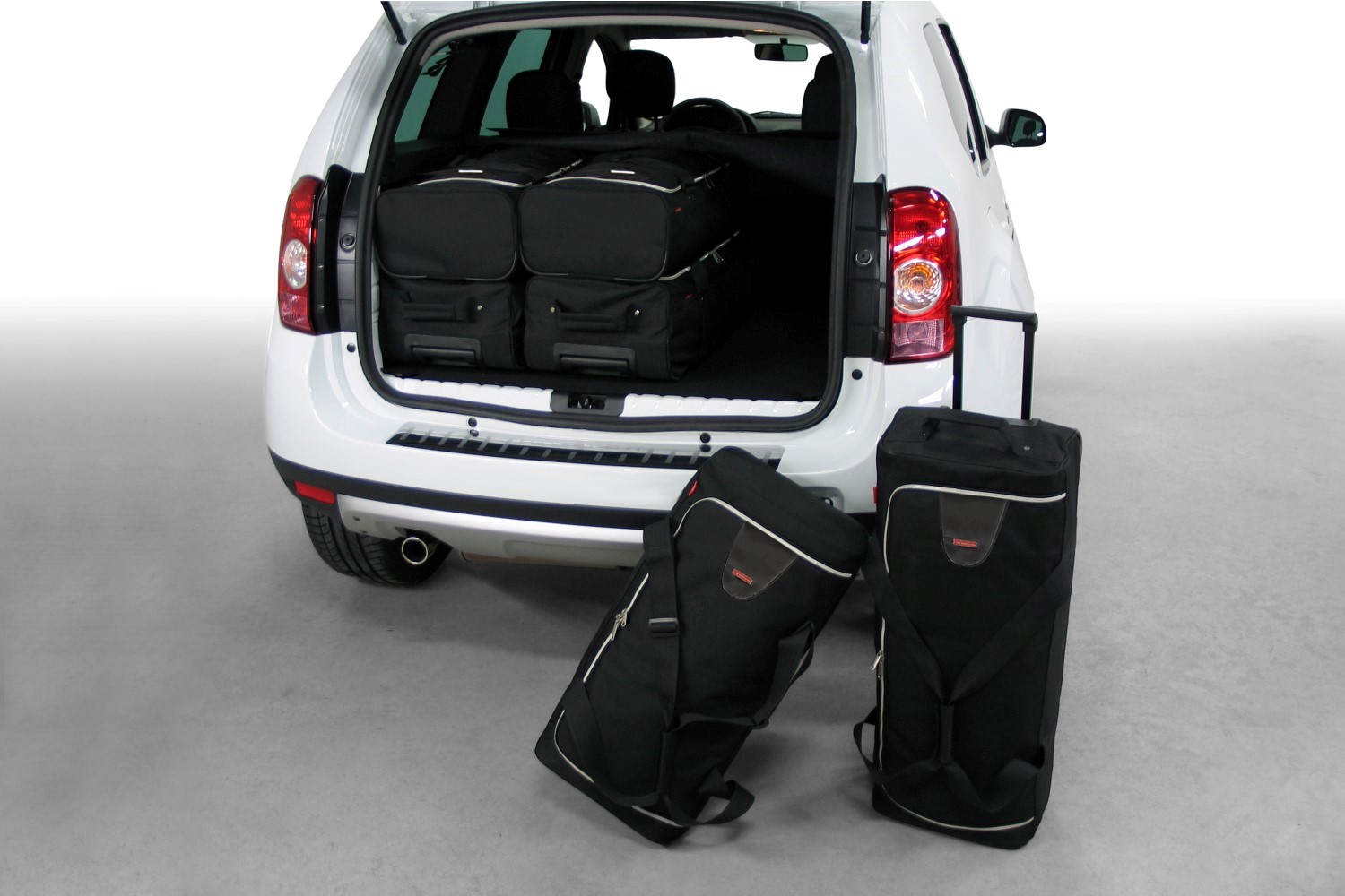 4x4 für #D20102S Reisetaschenset Dacia 2010-2017 Carbags passend Duster