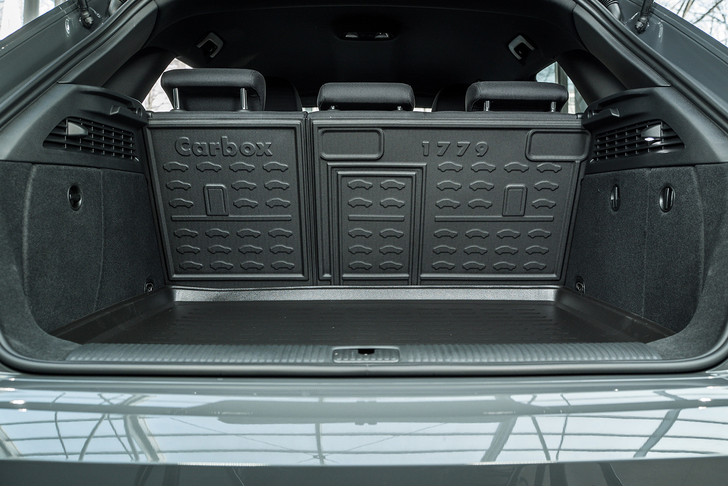Carbox Form 2Flex Rücksitzbankschutz schwarz passend für Audi A3 Sportback  09/12 - 10/19 (8V) #321779000